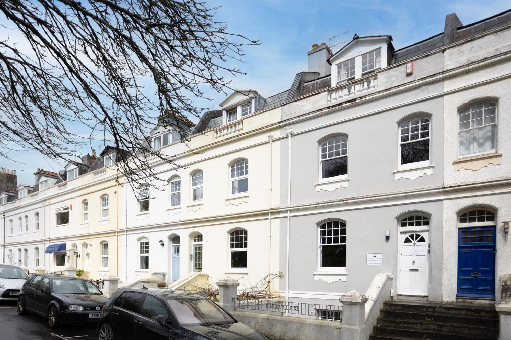 Harbour Court Plymouth - Free Parking - Tucked Away On The Barbican With Courtyard - By Ocean City Retreats Exterior photo