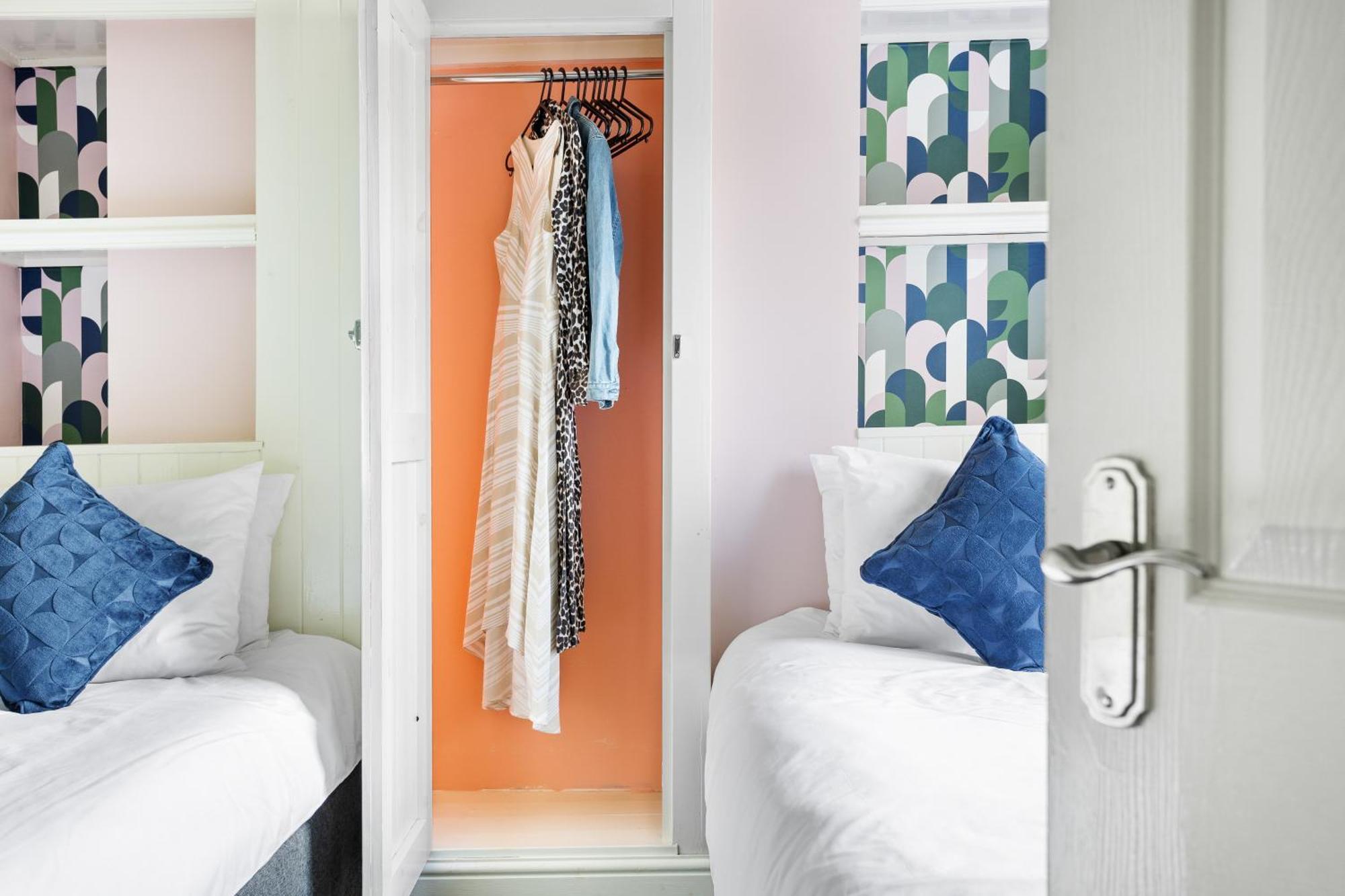 Harbour Court Plymouth - Free Parking - Tucked Away On The Barbican With Courtyard - By Ocean City Retreats Exterior photo